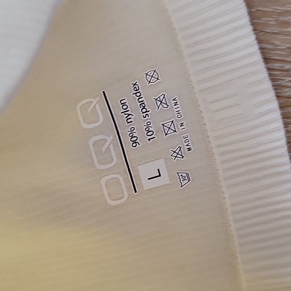 OQQ Womens Longsleeve Crop Top Round Neck Fitted Beige Large NEW - Picture 4 of 4